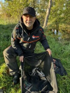 F71d3f4d 24ee 403b 8d4c Dfa906ae1d08